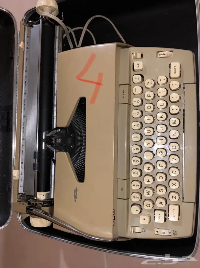 الة كاتبة انتيك antique typeriter 29