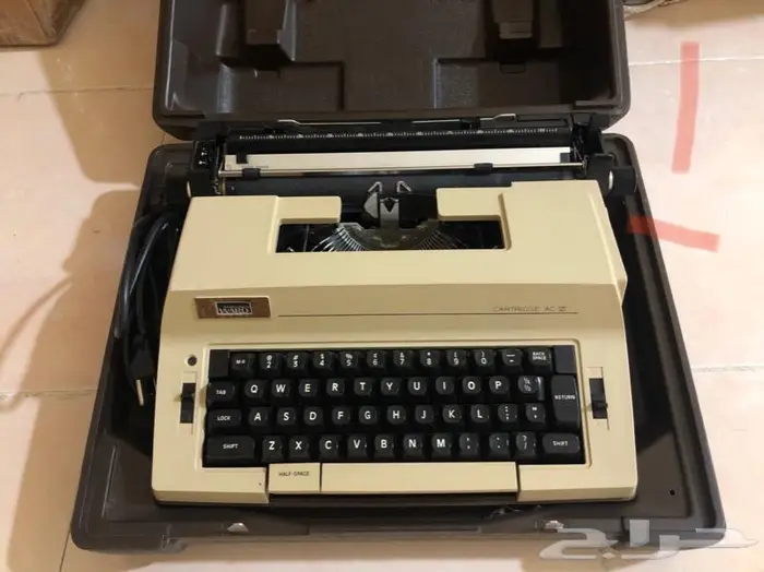 الة كاتبة انتيك antique typeriter 0