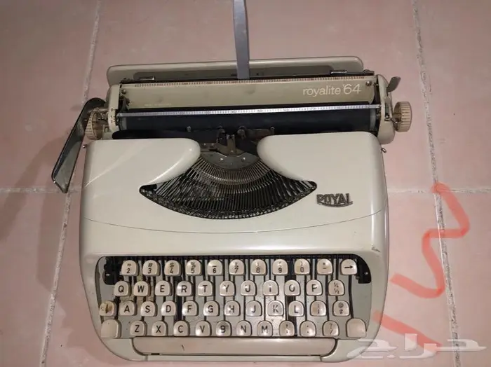 الة كاتبة انتيك antique typeriter 20