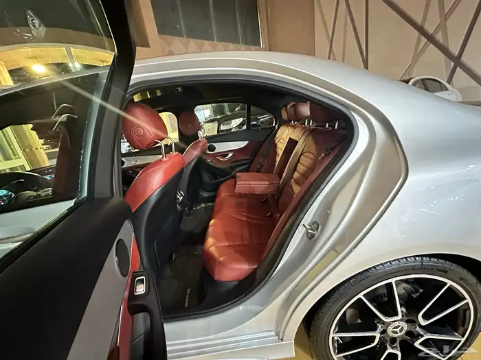 مرسيدس C300 موديل 2019 نايت بكج مواصفات عاليه 37