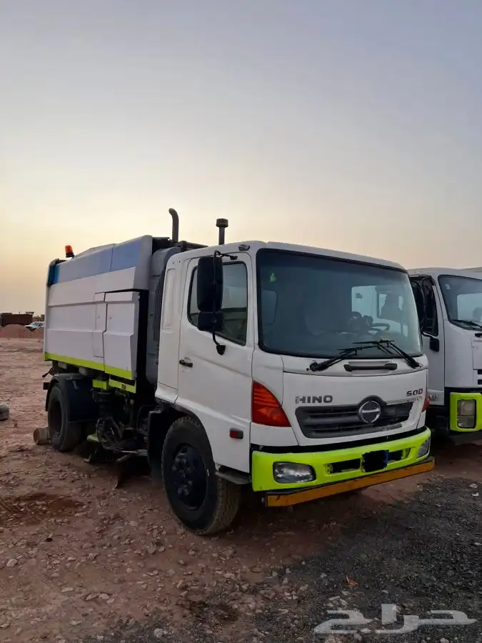 مكنسه كاسحه road sweeper   sweeper car 6