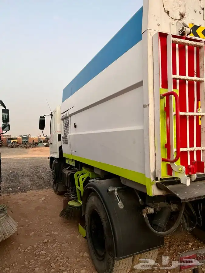 مكنسه كاسحه road sweeper   sweeper car 7