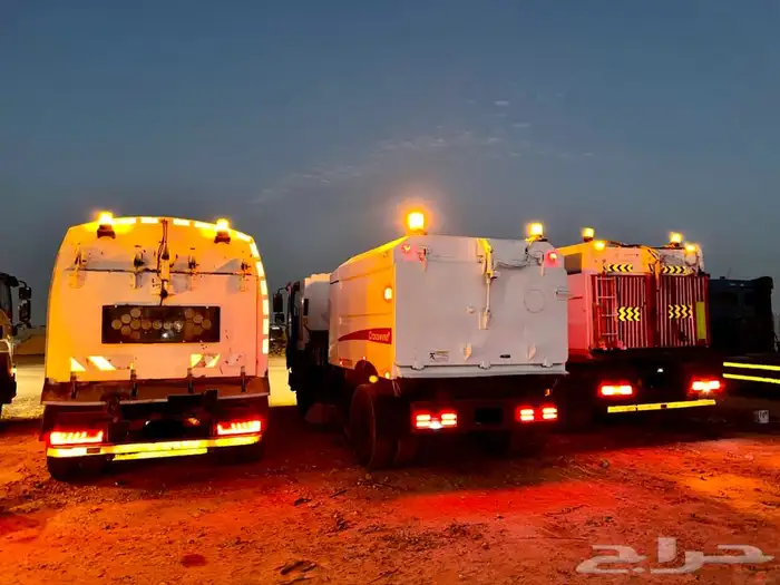 مكنسه كاسحه road sweeper   sweeper car 13