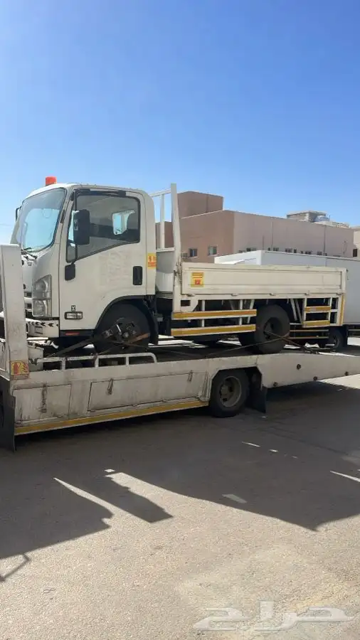 خدمة سطحه لنقل السيارات متواجد في رفحاء راجع إلى حائل 0