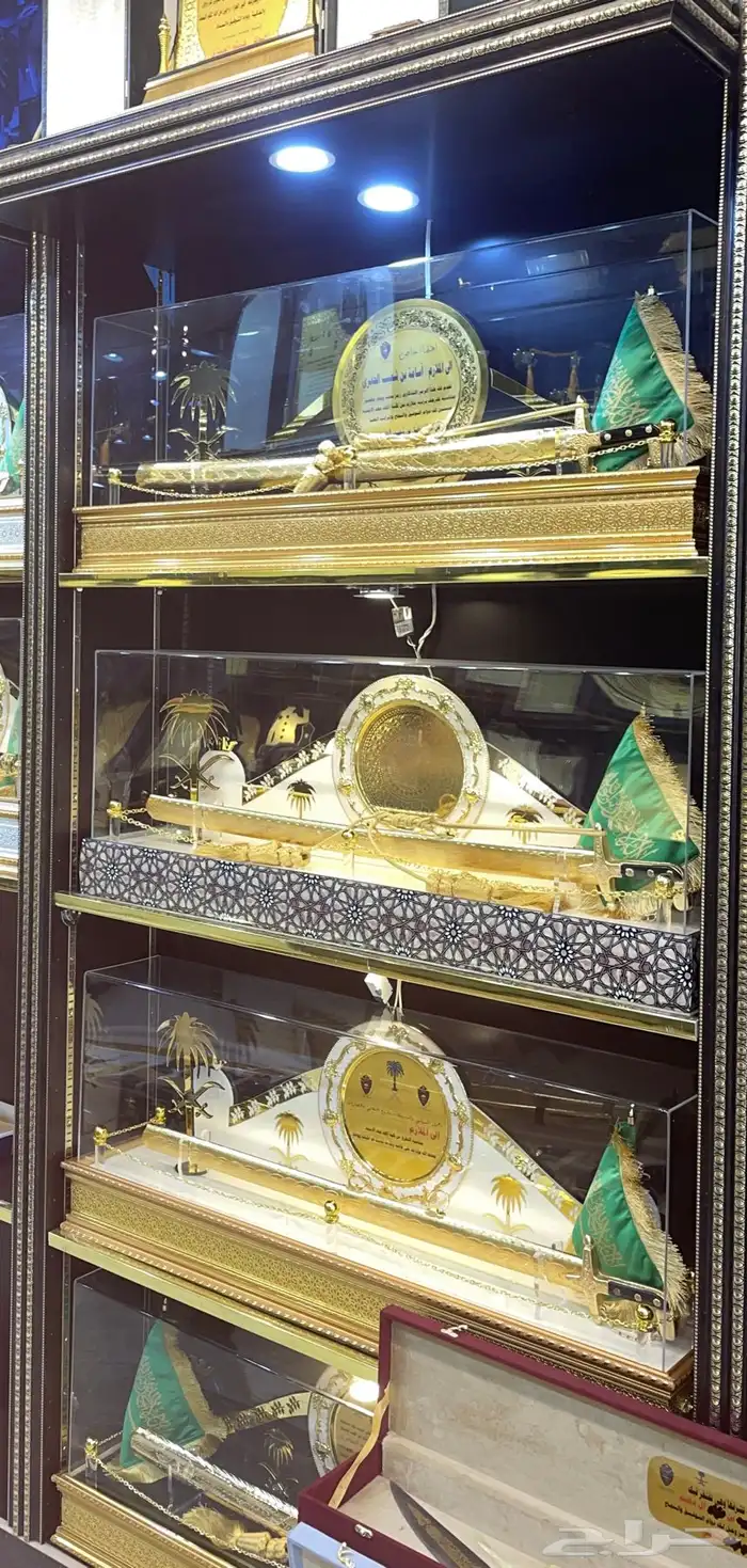 هدايا رجاليه سيوف دروع هدايا تخرج هدايا ترقيه 29