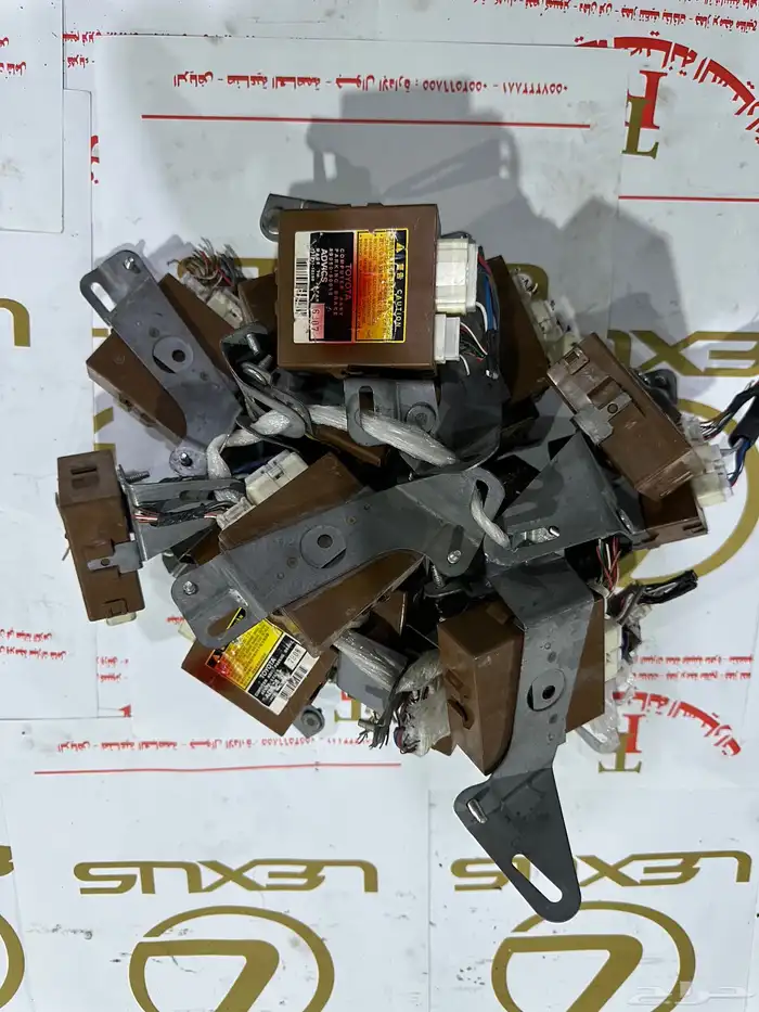 قطع غيار لكزس 18