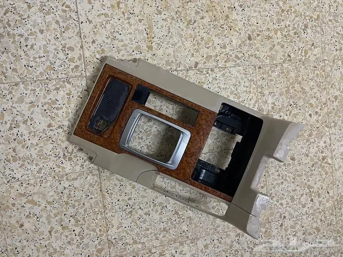 للبيع طاره لمديل 2011 مستخدمه كذلك ديكور قير لمديل 2012 5