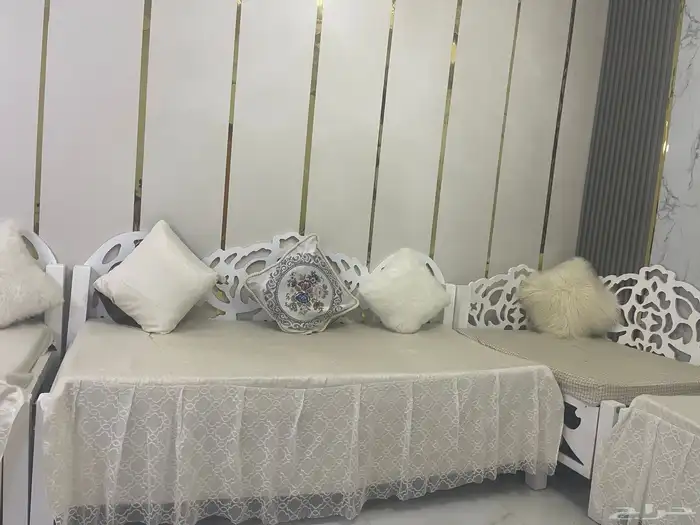 للبيع كراسي خشب 1