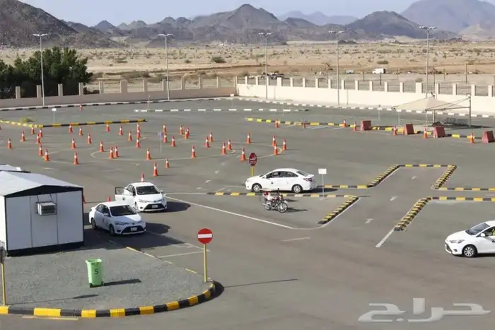 تعليم قيادة السياره   و التدريب على أمتحان الرخصة 0