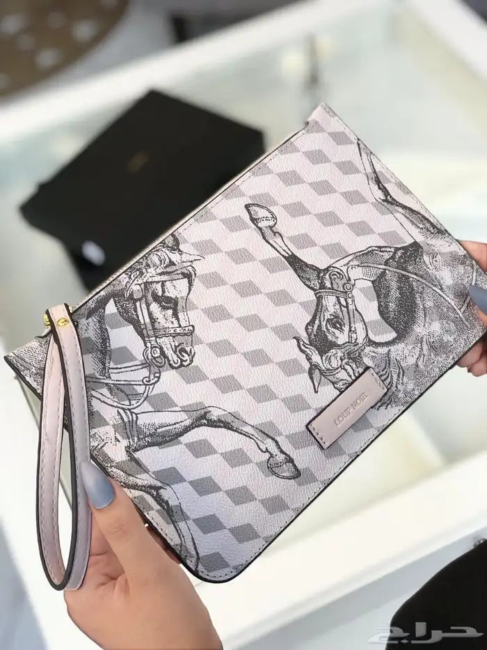 باوتشات لوب نوير توب كوالتي 23