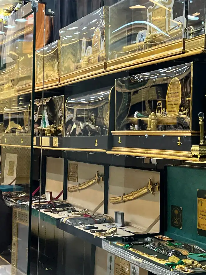 درع ملازم سيف رتبة بشت هدية تخروج تكريم دروع سيوف جملة 1