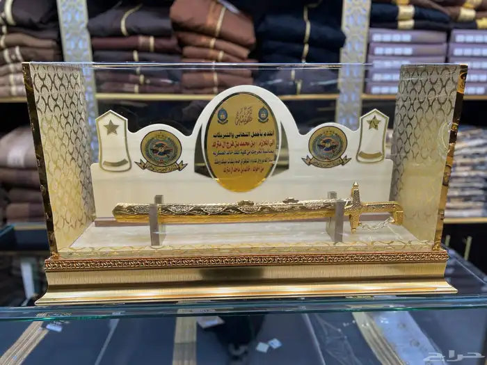 درع ملازم سيف رتبة بشت هدية تخروج تكريم دروع سيوف جملة 3