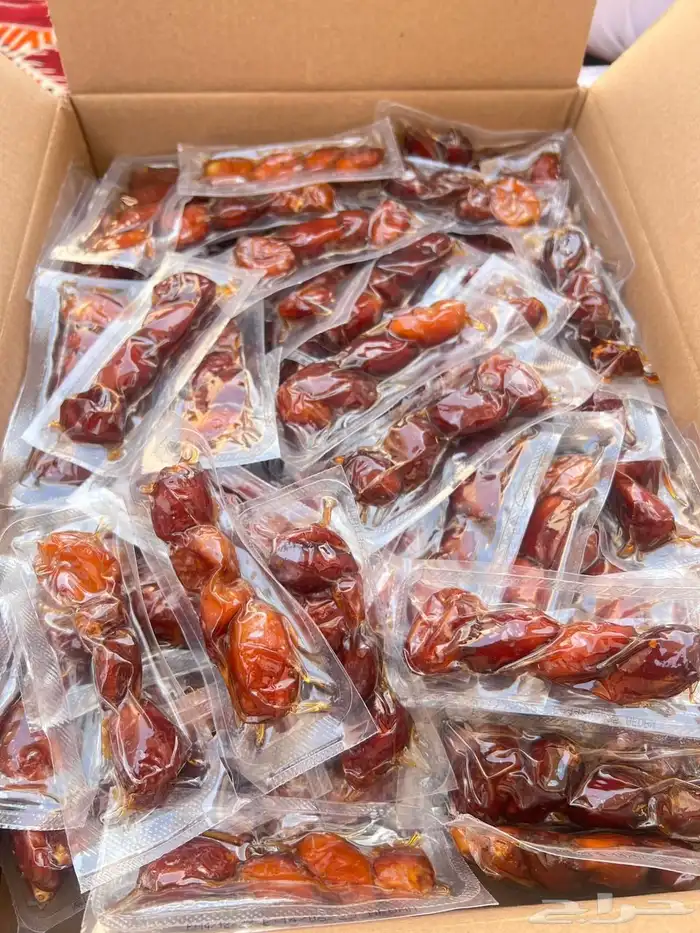 نورفاد تمور خلاص كميات تفطير مربعات 4