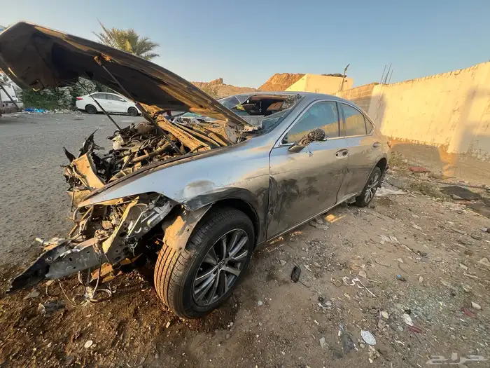 لكزس ES350 تشليح قطع غيار فقط 1