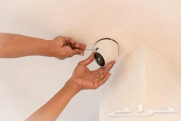 فني صيانة كاميرات مراقبة و انترنت 1
