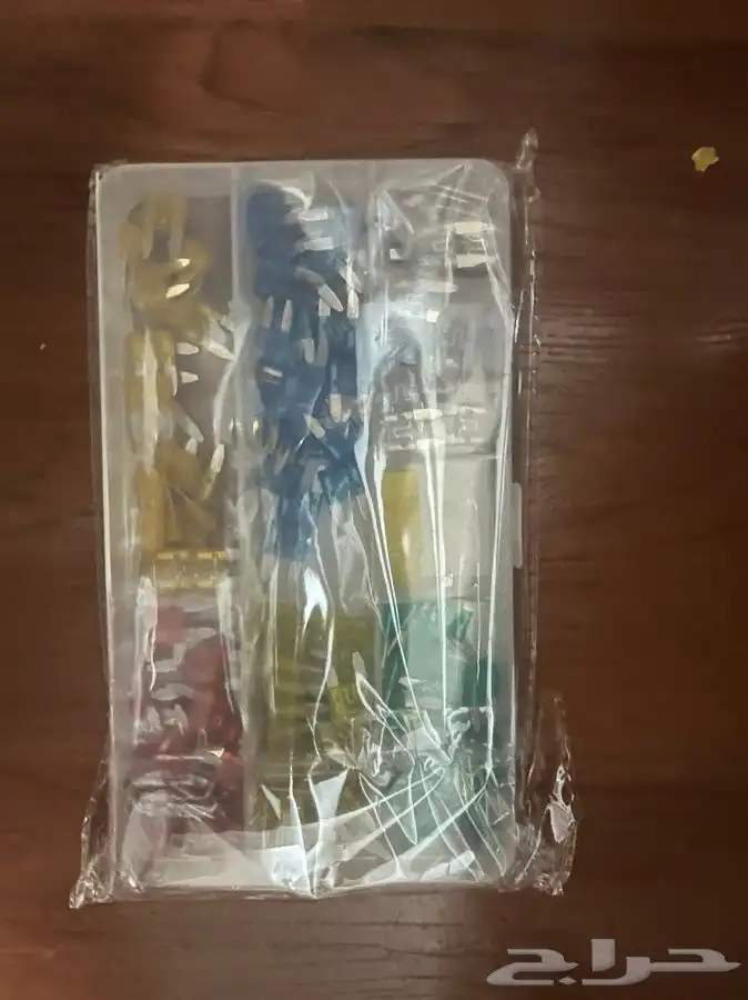 علبة فيوزات جديدة عدد 100 فيوز للبيع مع ملقط للفيوزات 1