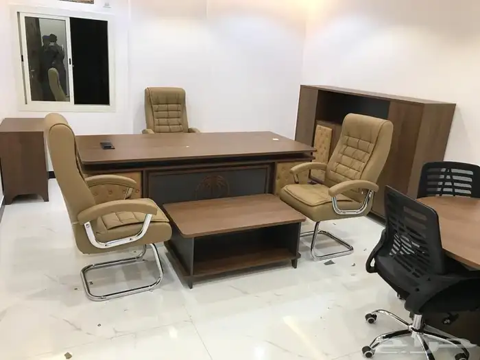 اثاث المكاتب  طاولات   كراسي   كنب   دولاب. meeting table 15