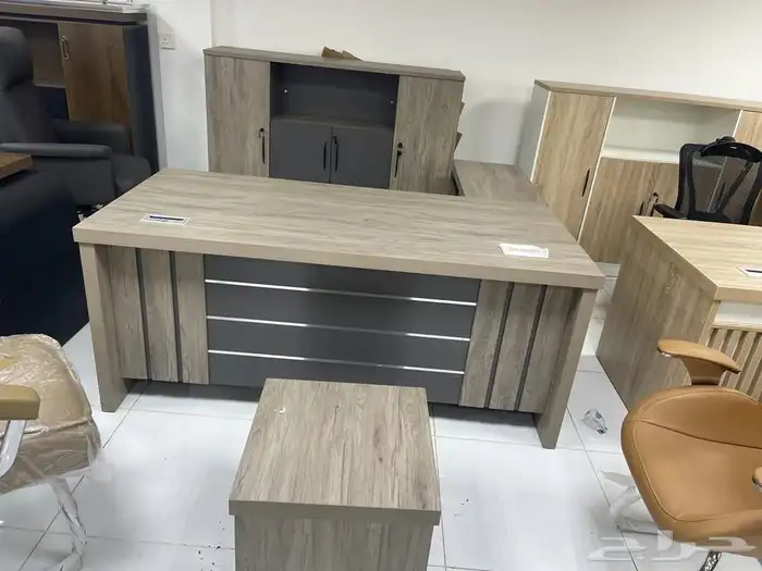 اثاث المكاتب  طاولات   كراسي   كنب   دولاب. meeting table 18