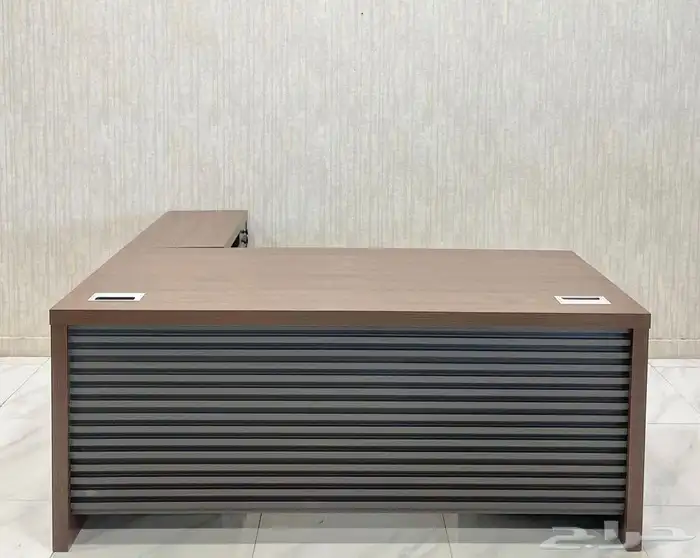 اثاث المكاتب  طاولات   كراسي   كنب   دولاب. meeting table 21