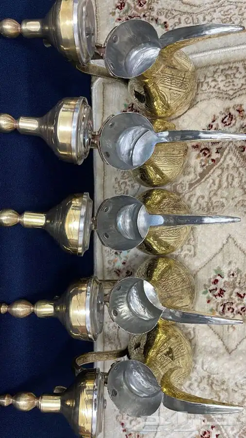 دلة طقم دلال رسلان اصلية وقديمة منقوشة ختم الصانع فايز 2