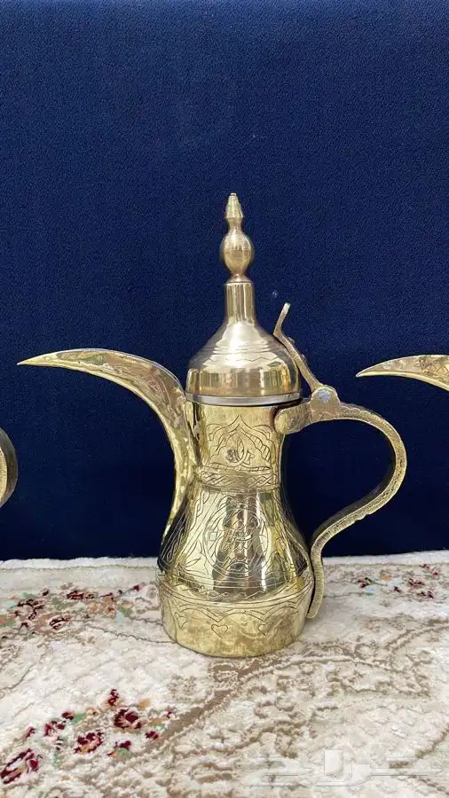 دلة طقم دلال رسلان اصلية وقديمة منقوشة ختم الصانع فايز 5