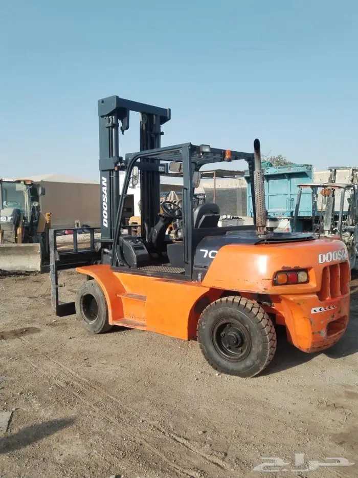 رافعه شوكية فوركلفت للايجار والمشاوير forklift for rent 18
