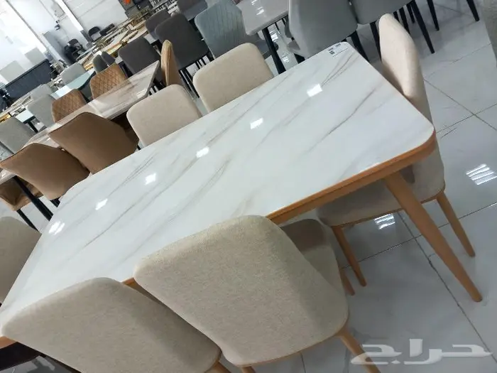 طاولات طعام عروض 12