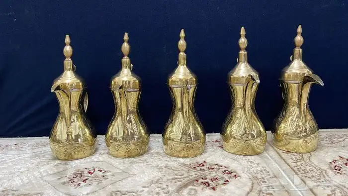 دلة طقم دلال رسلان اصلية وقديمة منقوشة ختم الصانع فايز 1