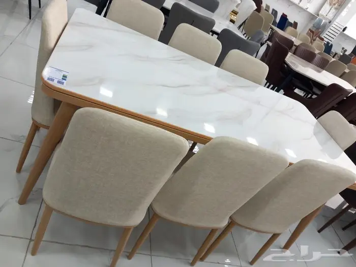 طاولات طعام عروض 16