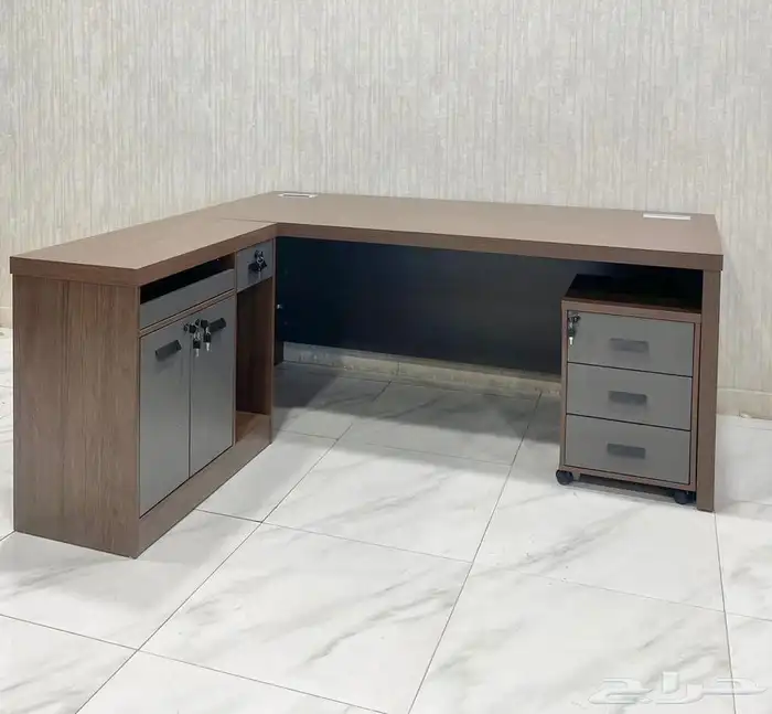اثاث المكاتب  طاولات   كراسي   كنب   دولاب. meeting table 22