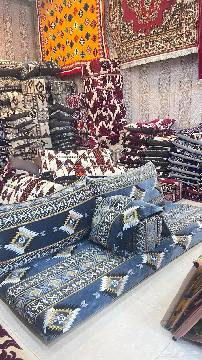 كراسي حديد وجلسات شعبية 1