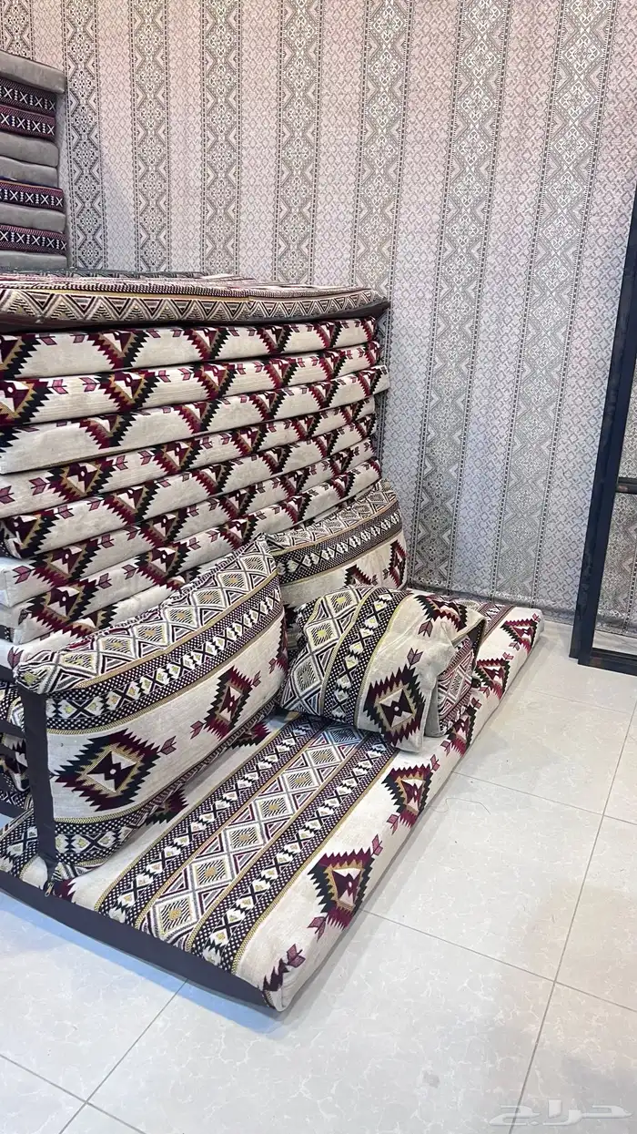 كراسي حديد وجلسات شعبية 0