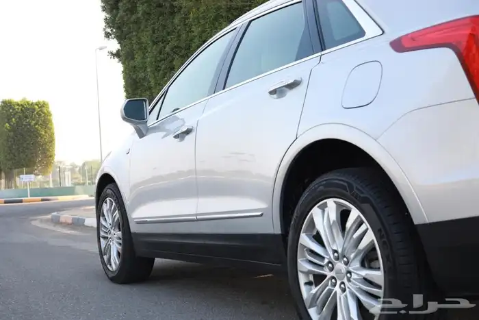 كاديلاك xt5 2017 1