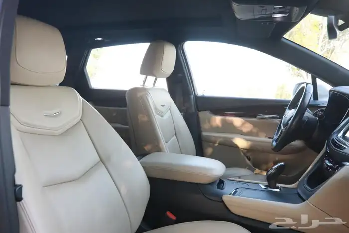 كاديلاك xt5 2017 16