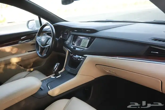 كاديلاك xt5 2017 14