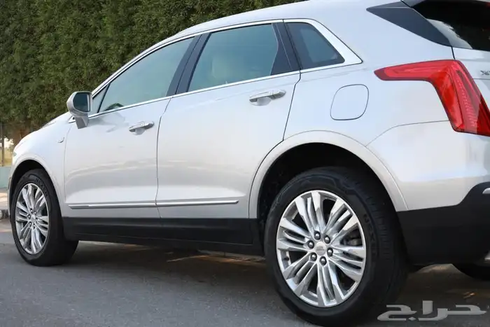 كاديلاك xt5 2017 3