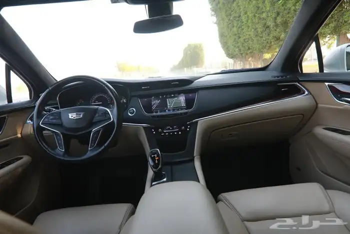 كاديلاك xt5 2017 12