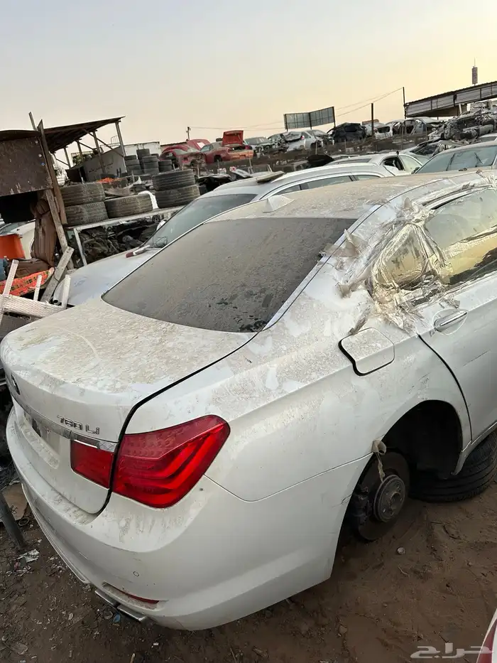 قطع غيار تشليح بي ام 750 موديل 2010 4