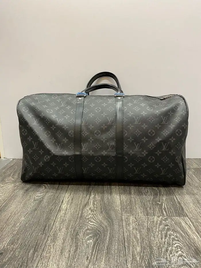 شنط السفر من lv 19