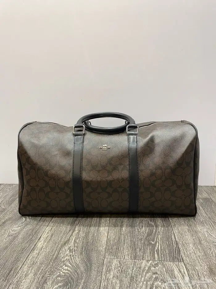 شنط السفر من lv 22