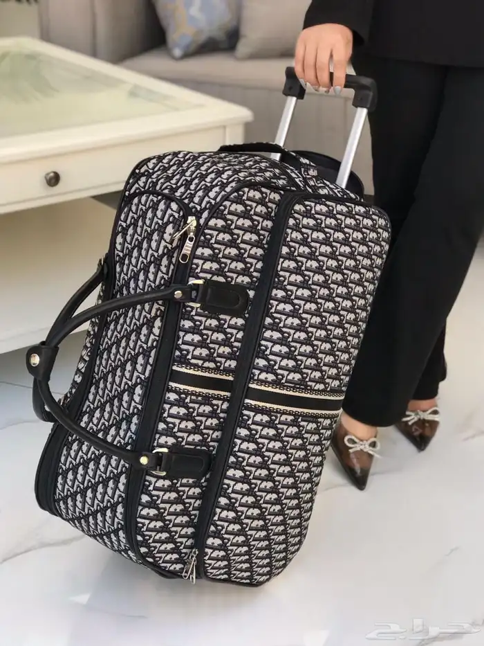 شنط رحلات طبق الأصل 25