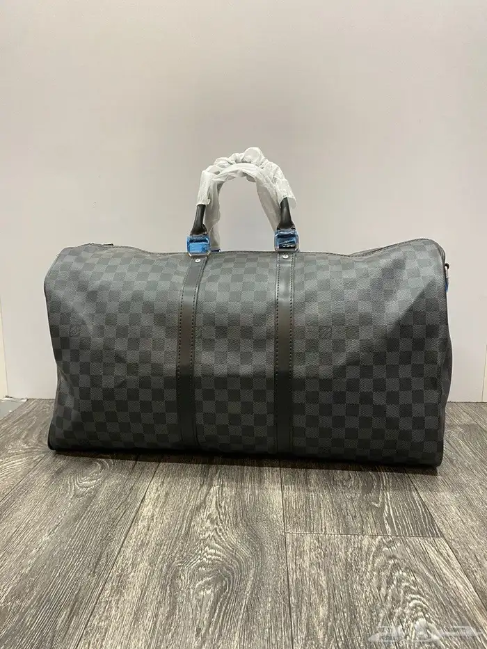 شنط السفر من lv 26