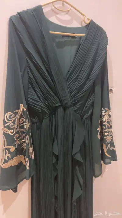 فستان ناعم طويل زيتي مقاس. لارش 0