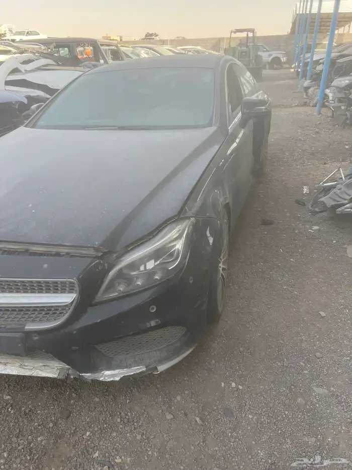 مرسيدس CLS400 موديل 16 تشليح مقبل 1