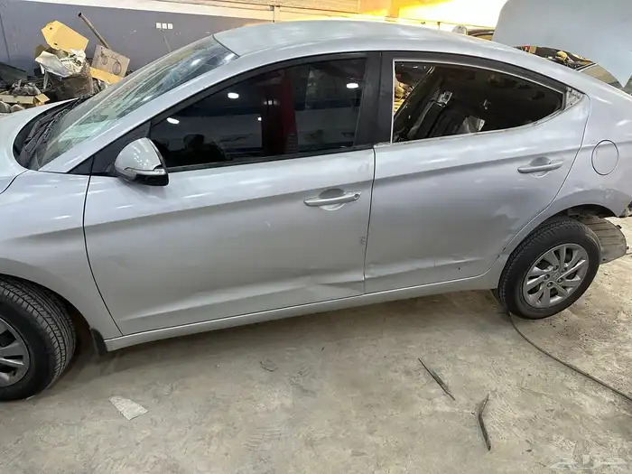 ورشة ميكانيكا و كهرباء و سمكرة لجميع انواع السيارات ب 22