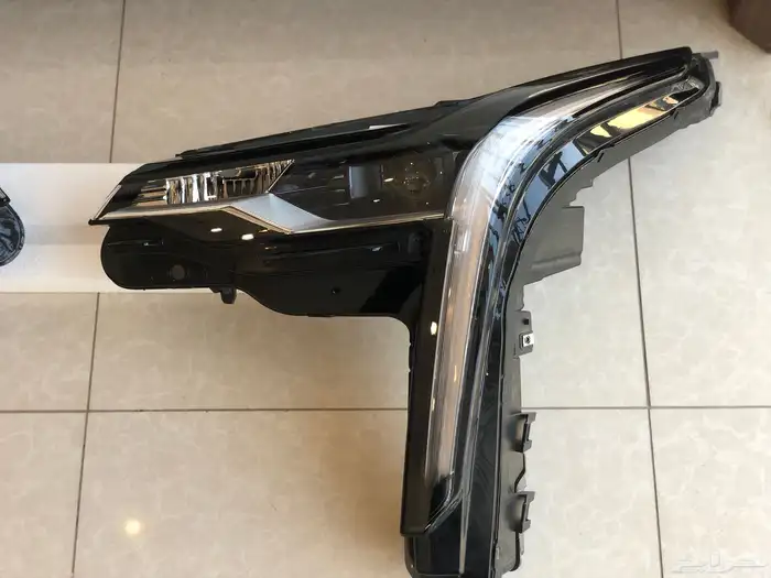 شمعه XT4 يمين ويسار من 19-23 2