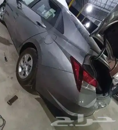 ورشة ميكانيكا و كهرباء و سمكرة لجميع انواع السيارات ب 1