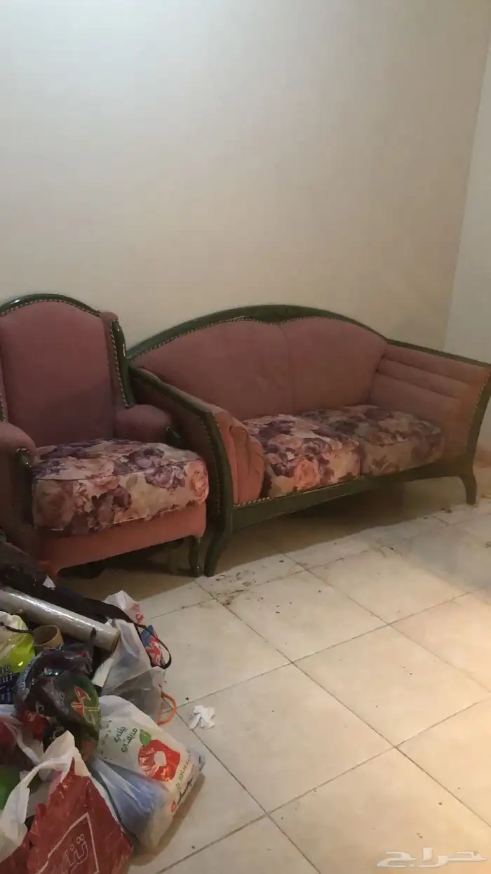كنب مستعمل نظيف .. خشب ثقيل جدا 0