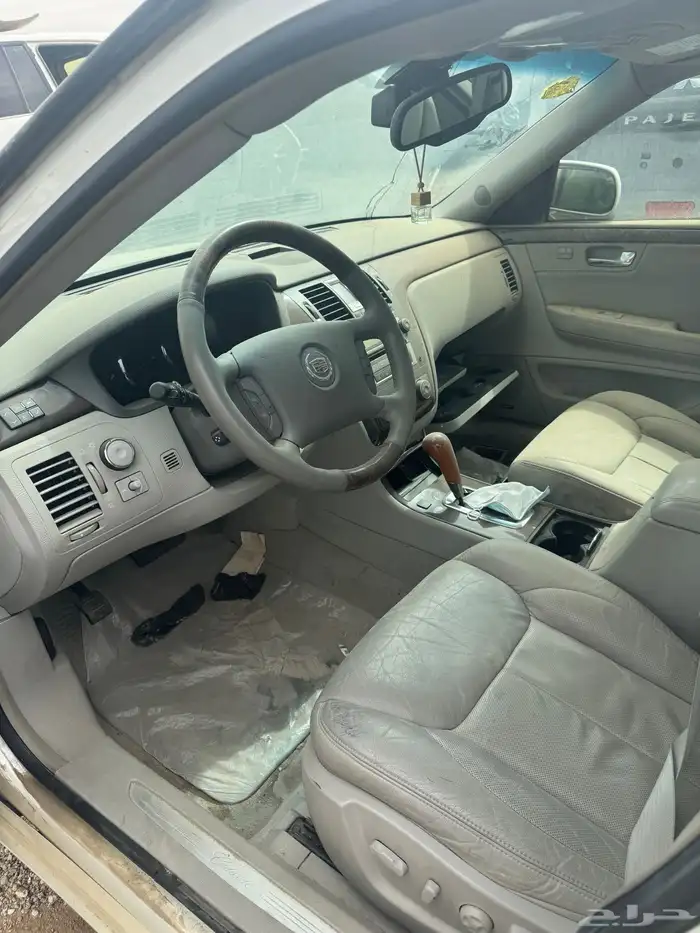 كاديلاك DTS الموديل 2009 للبيع قطع غيار فقط فقط 4