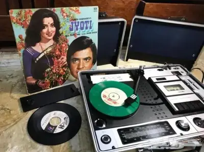 مشغل اسطونات بكم وراديو ومشغل كاسيت اليابان 25